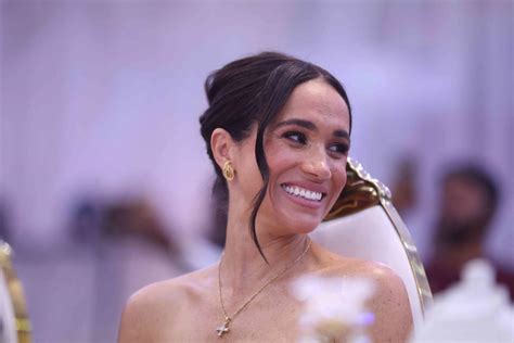 Meghan Markle Wore a Chic Sleeveless Nude Suit for ...